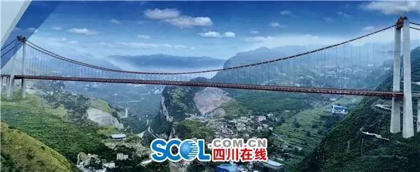 無人機“穿針引線”飛渡赤水河，央視直播報道管制