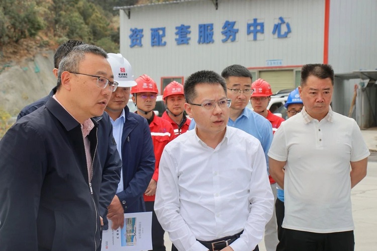 省交通運輸廳黨組書記、廳長李永亮赴沿江高速督導(dǎo)森林草原防滅火及交通項目建設(shè)工作