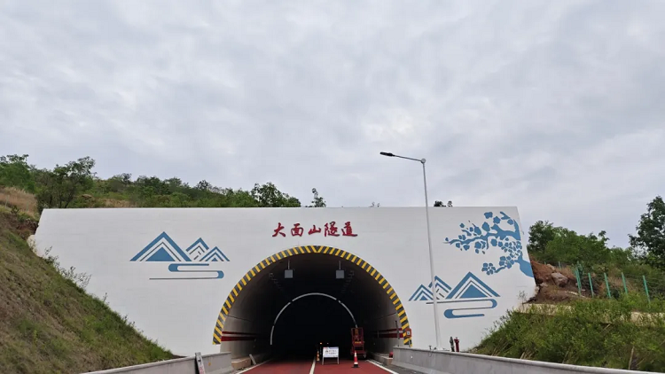 項(xiàng)目動(dòng)態(tài) | 通車倒計(jì)時(shí)！沿江高速寧攀段23座隧洞涂裝工程順利完成